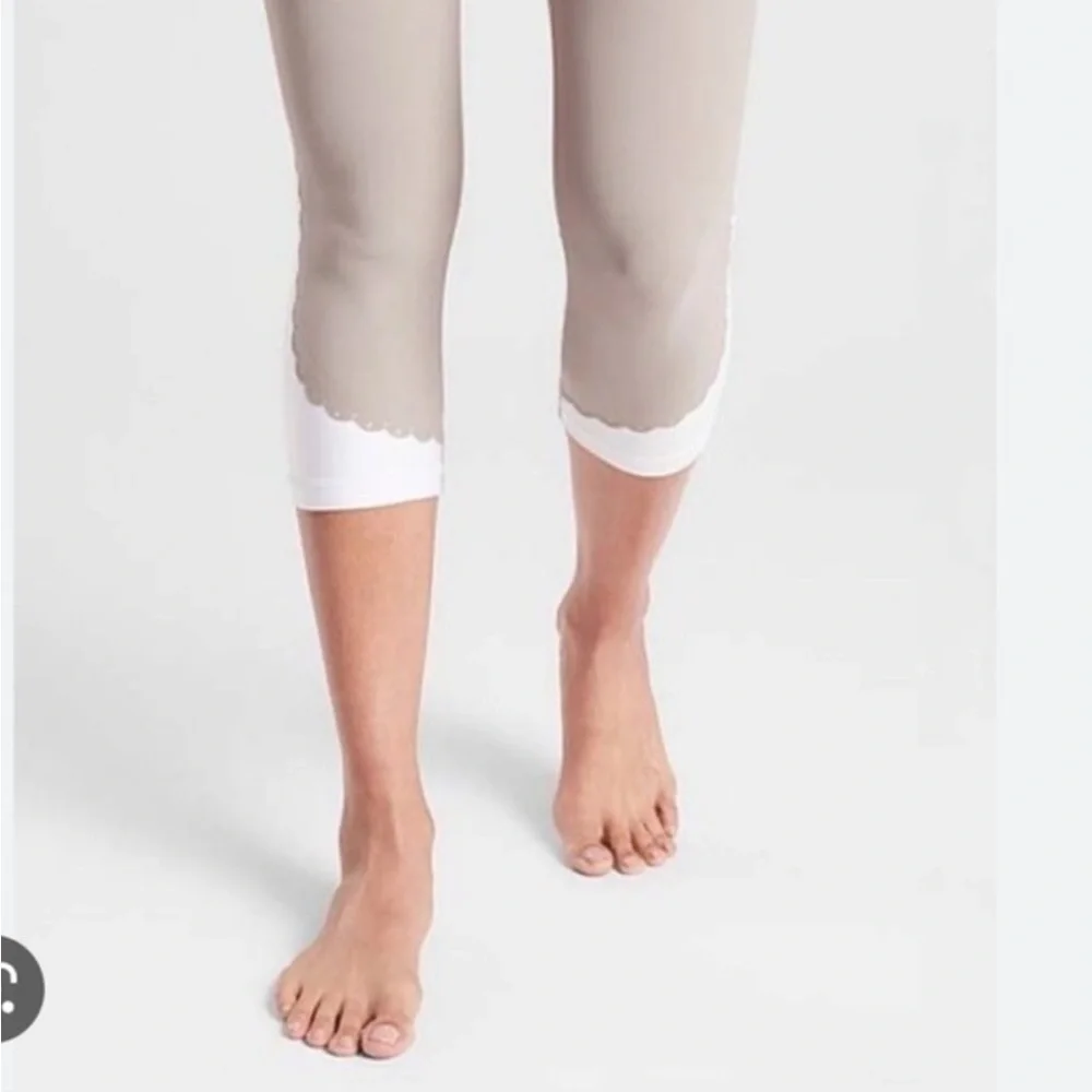 Athleta Leggings Quail Scallop Elation Powervita